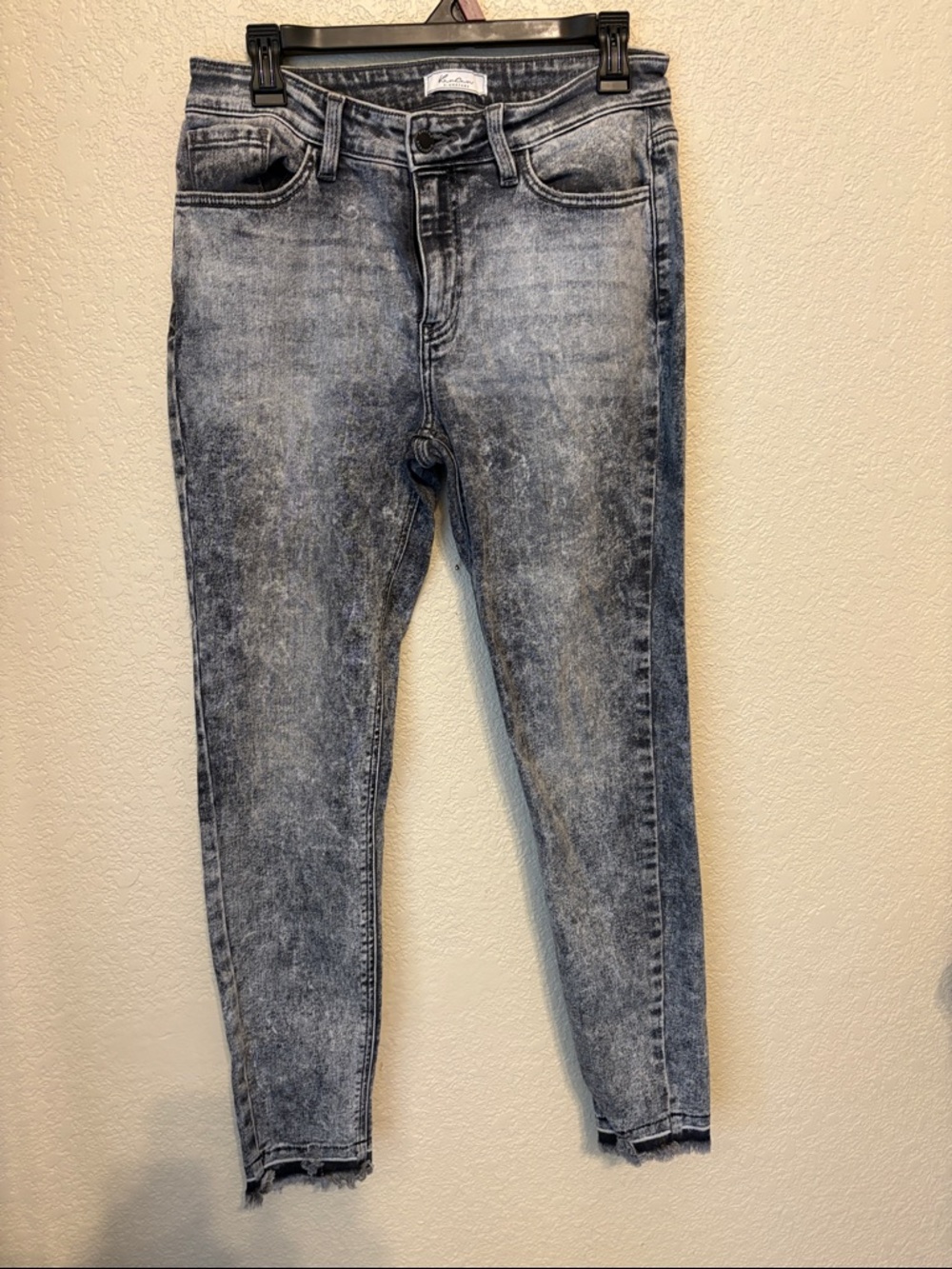 KanCan Women’s High-Rise Skinny Jeans in Acid-Gray Wash